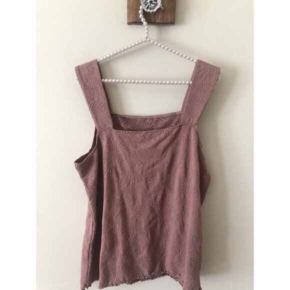 NWT Maurices Womens Size XXL Sleeveless Top Tone On Tone Floral Stretch - Picture 4 of 5